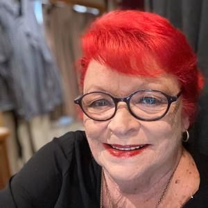 Meet your Posher, Lorraine